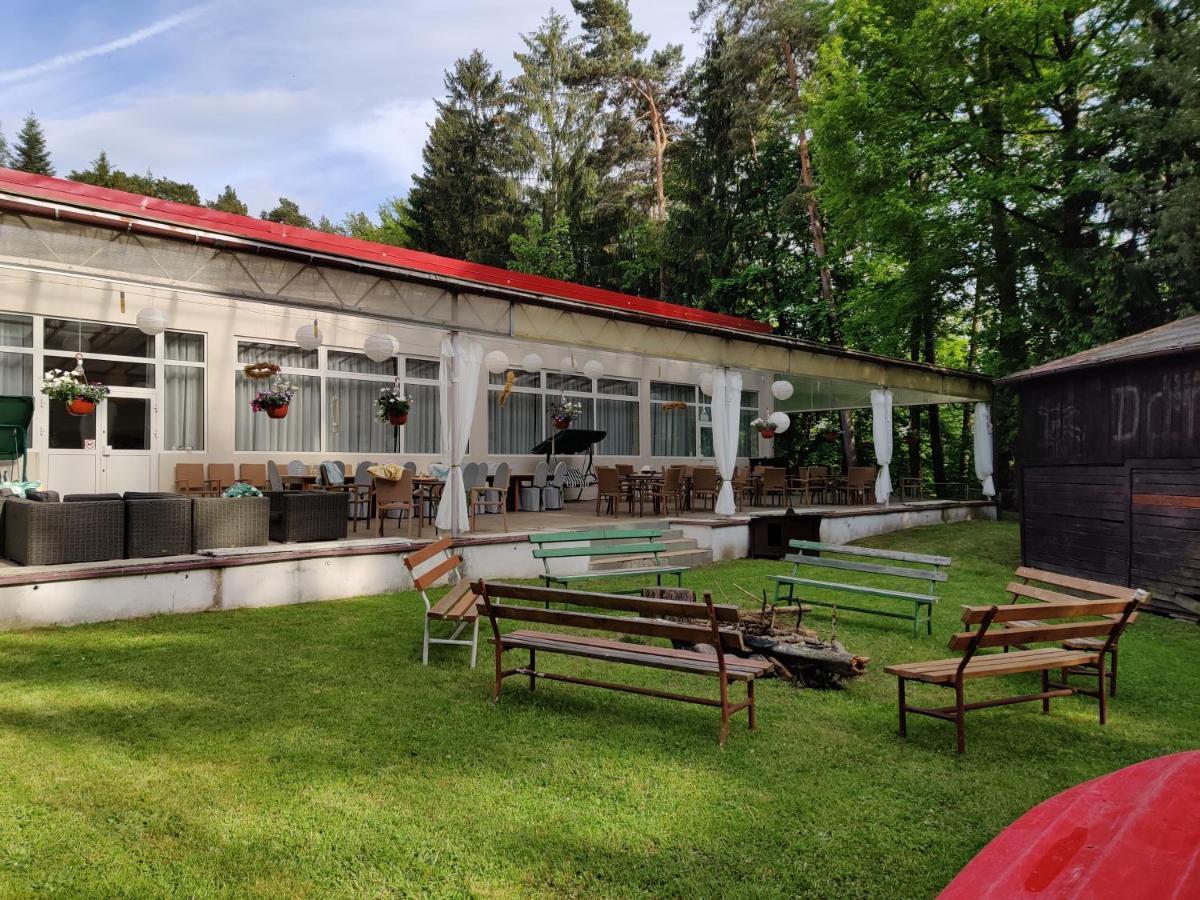 Hotel Osrodek Lesny Rajsko W Zapuscie Zapusta Exteriér fotografie